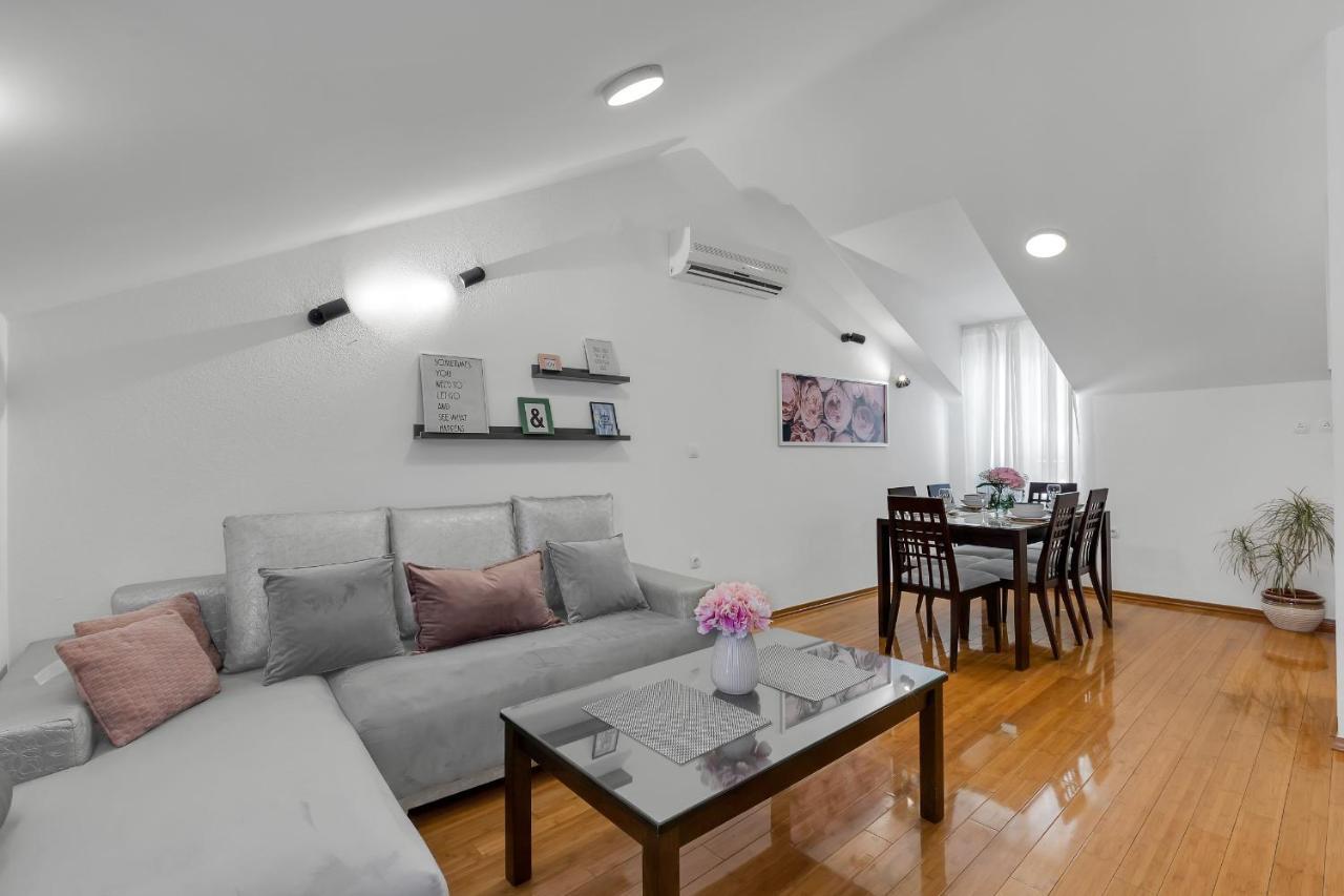 Luxury City Center Apartments มาคาร์สกา ภายนอก รูปภาพ