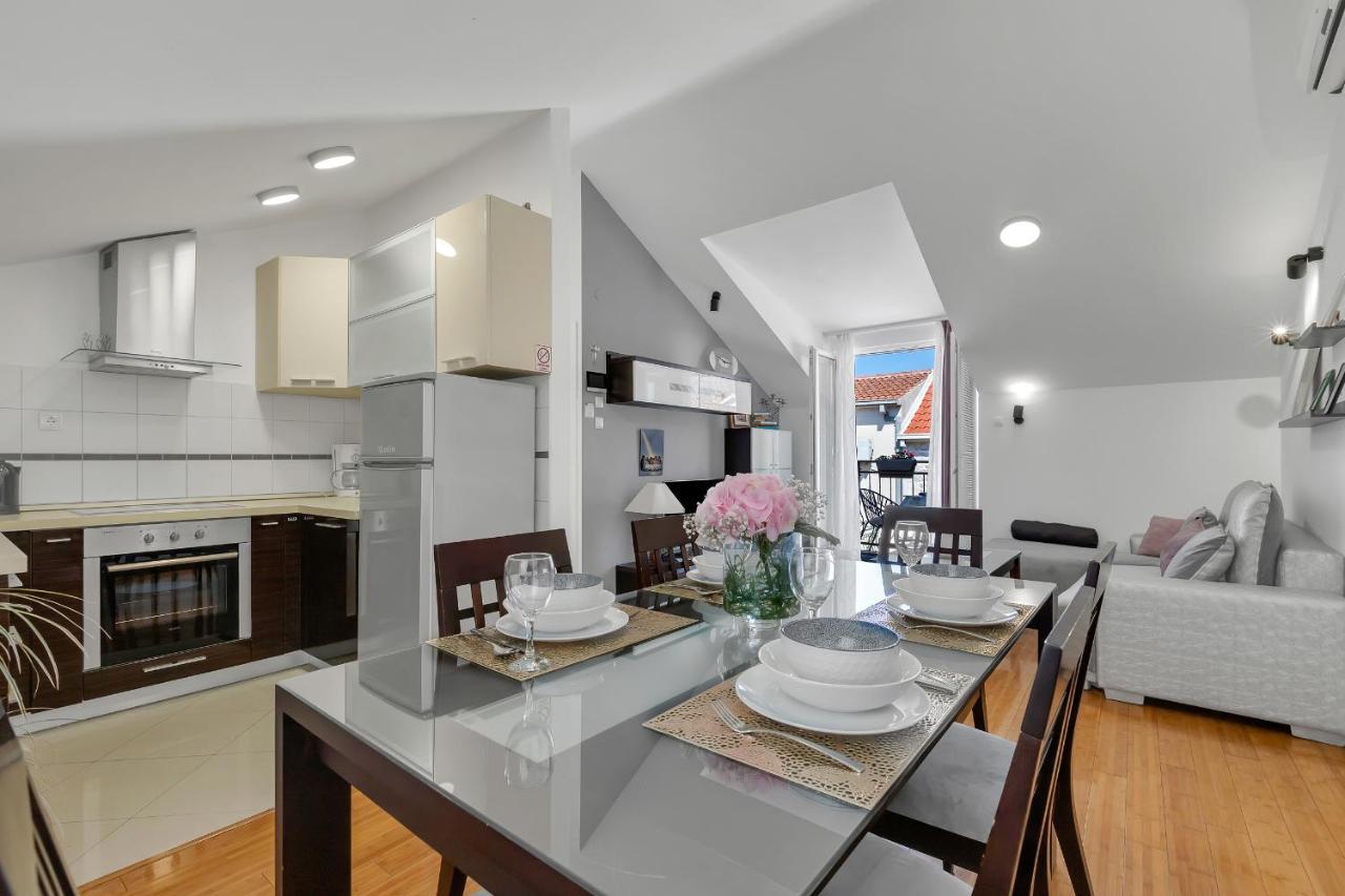 Luxury City Center Apartments มาคาร์สกา ภายนอก รูปภาพ