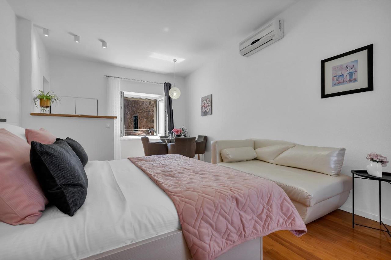 Luxury City Center Apartments มาคาร์สกา ภายนอก รูปภาพ